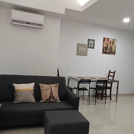 Klcc Newly Renovated Apartment Kuala Lumpur Esterno foto